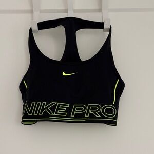 Nike Pro Swoosh Girls’ Sports Bra Size Large/Women’s XS